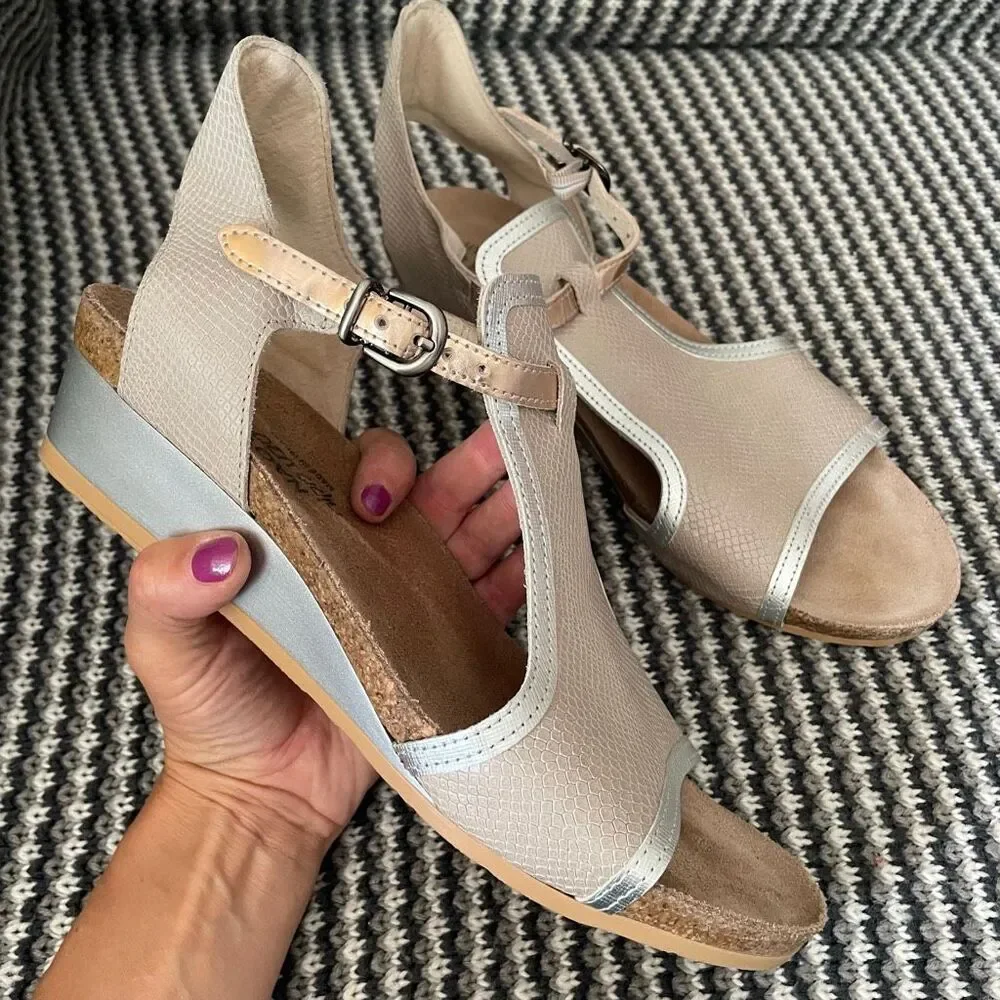 Naot Fiona women’s shoe size 11-11.5 (42) wedge sandal